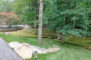 510 Londonberry Rd, Atlanta, GA 30327 - Photo 10
