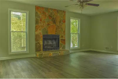 3858 Trenton Dr, Snellville, GA 30039 - Photo 4