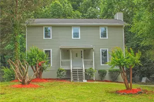 3858 Trenton Dr, Snellville, GA 30039 - Photo 2