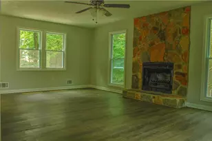 3858 Trenton Dr, Snellville, GA 30039 - Photo 6