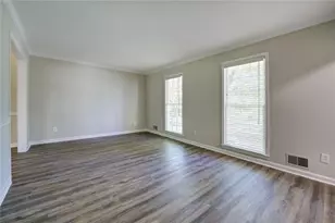 4566 Mountain Creek Dr NE, Roswell, GA 30075 - Photo 10