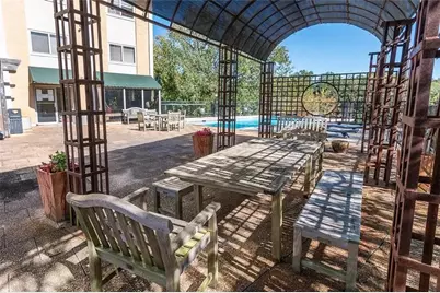 2285 Peachtree Road NE, Atlanta, GA 30309 - Photo 14