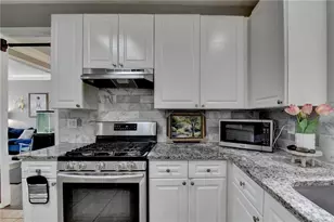 1053 Hawk Creek Trail, Lawrenceville, GA 30043 - Photo 16
