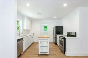 2130 Donald Lee Hollowell Pkwy NW, Atlanta, GA 30318 - Photo 8