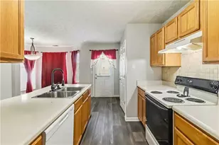 5559 Strathmoor Manor Cir, Lithonia, GA 30058 - Photo 12