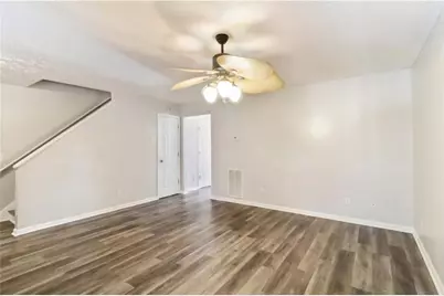 5559 Strathmoor Manor Circle, Lithonia, GA 30058 - Photo 8