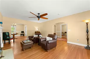 601 Ridgewood Ave, Gainesville, GA 30501 - Photo 8