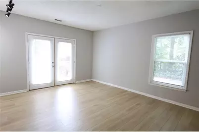 1092 Mountain Springs Drive, Kennesaw, GA 30144 - Photo 8