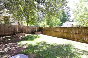 1092 Mountain Springs Dr, Kennesaw, GA 30144 - Photo 28