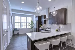 547 Broadview Pl NE, Atlanta, GA 30324 - Photo 2