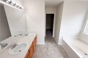 6126 Hickory Ln Dr, Union City, GA 30291 - Photo 14