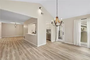 2214 Lake Pointe Cir, Roswell, GA 30075 - Photo 14