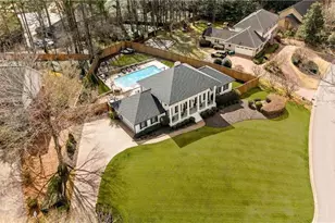 5339 Trowbridge Dr, Dunwoody, GA 30338 - Photo 2