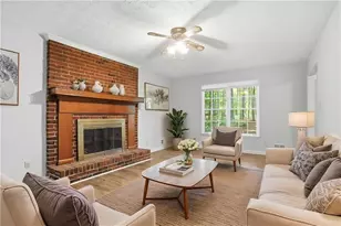 105 Woodsong Ct, Fayetteville, GA 30214 - Photo 2