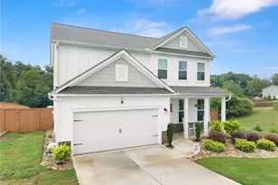 146 Waterford Cir, Cornelia, GA 30531 - Photo 4