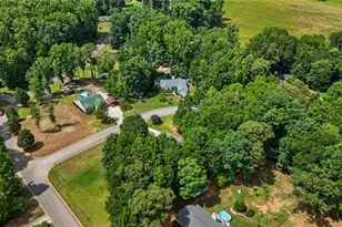 1374 Lance Cir, Winder, GA 30680 - Photo 32