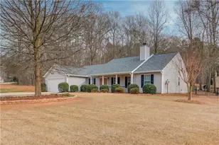 1374 Lance Cir, Winder, GA 30680 - Photo 2
