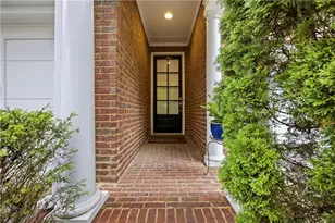 7310 Lowery Oak Dr, Roswell, GA 30075 - Photo 6