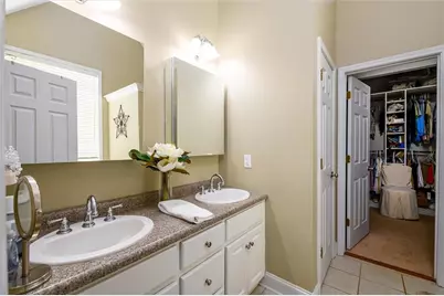 9390 Resort Circle, Gainesville, GA 30506 - Photo 12