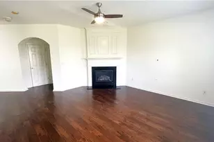 1465 Leisure Lake Dr, Lawrenceville, GA 30044 - Photo 4