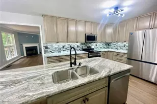 197 Blacks Mill Ct, Dawsonville, GA 30534 - Photo 4