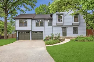 5077 Ravenwood Dr, Marietta, GA 30066 - Photo 1