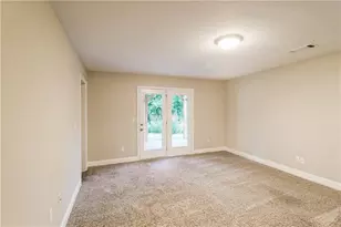 1926 Paynes Point, Winder, GA 30680 - Photo 6