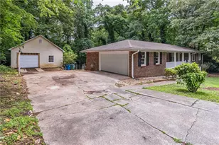 5022 Green Oak Dr SW, Lilburn, GA 30047 - Photo 4