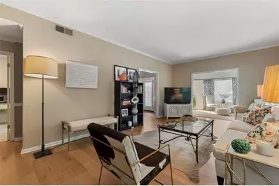 5201 Glenridge Drive NE, Sandy Springs, GA 30342 - Photo 4