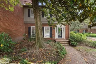 5201 Glenridge Dr NE, Sandy Springs, GA 30342 - Photo 1