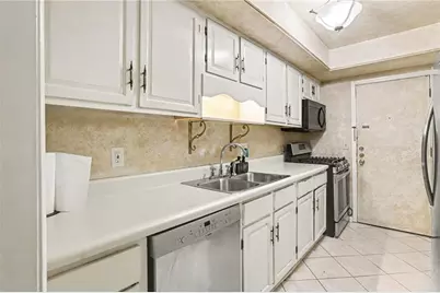 6851 Roswell Road #D17, Atlanta, GA 30328 - Photo 10