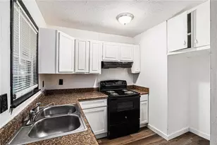 836 Bolton Rd, Atlanta, GA 30331 - Photo 6