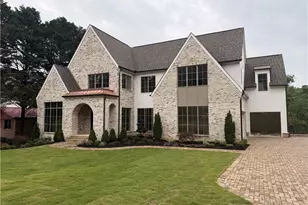 228 Thomas Cir, Roswell, GA 30075 - Photo 2