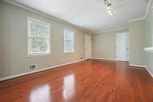 308 River Bluff Dr, Woodstock, GA 30188 - Photo 2
