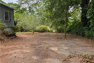 1524 N Hill St, Griffin, GA 30223 - Photo 8