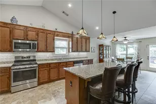 810 Brandon Dr, Winder, GA 30680 - Photo 8