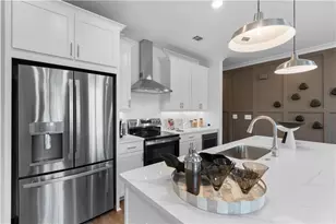 549 Belvedere Dr, Alpharetta, GA 30022 - Photo 2