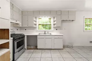 4525 Greensprings Rd, Atlanta, GA 30337 - Photo 8