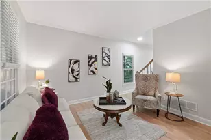 682 Montglade Ct, Suwanee, GA 30024 - Photo 6