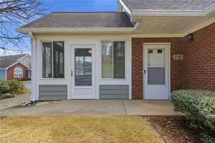 2132 Carefree Cir, Marietta, GA 30062 - Photo 4