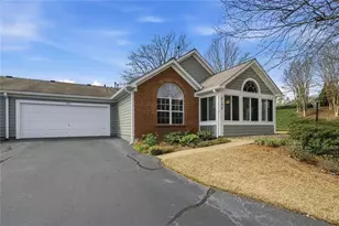 2132 Carefree Cir, Marietta, GA 30062 - Photo 2