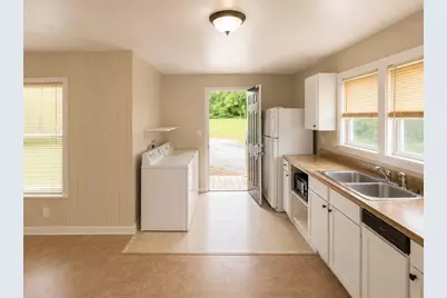 2173 Castlewood Street, East Point, GA 30334 - Photo 8
