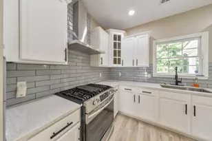 1611 Hillside Bend Crossing, Lawrenceville, GA 30043 - Photo 10