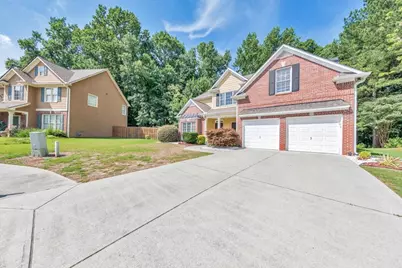 1611 Hillside Bend Crossing, Lawrenceville, GA 30043 - Photo 2