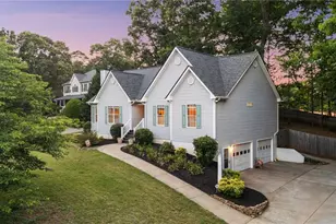 1086 Fieldstone Dr, Canton, GA 30114 - Photo 2