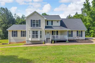 941 Lavonia Hwy, Bowersville, GA 30516 - Photo 1