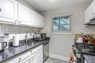 6800 Glenridge Dr, Atlanta, GA 30328 - Photo 14