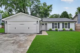 10375 Worthington Hills Manor, Roswell, GA 30076 - Photo 1