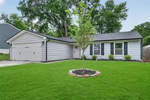 10375 Worthington Hills Manor, Roswell, GA 30076 - Photo 2