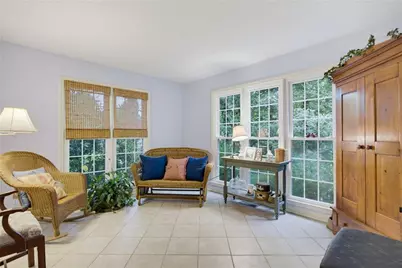 2093 Halfmoon Bluff NW, Kennesaw, GA 30152 - Photo 4